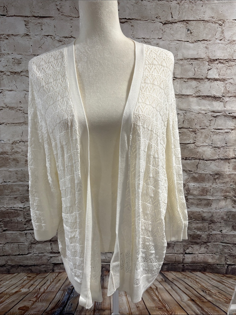 Preswick & Moore White Open-Front Knit Cardigan
